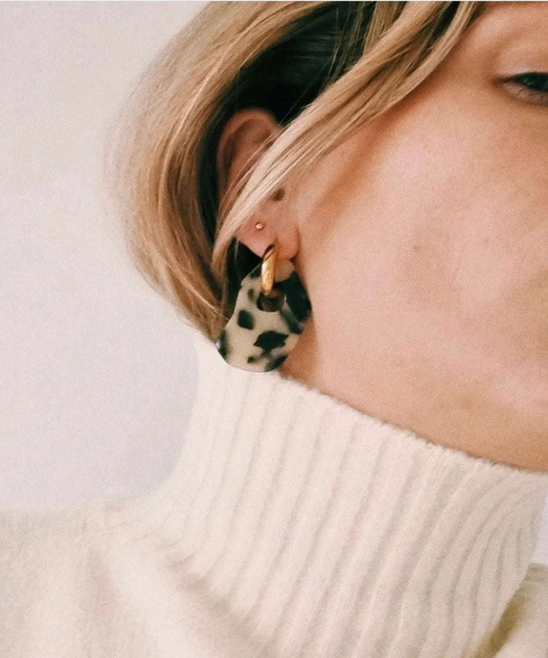 Imruby | May pair | Gold earrings