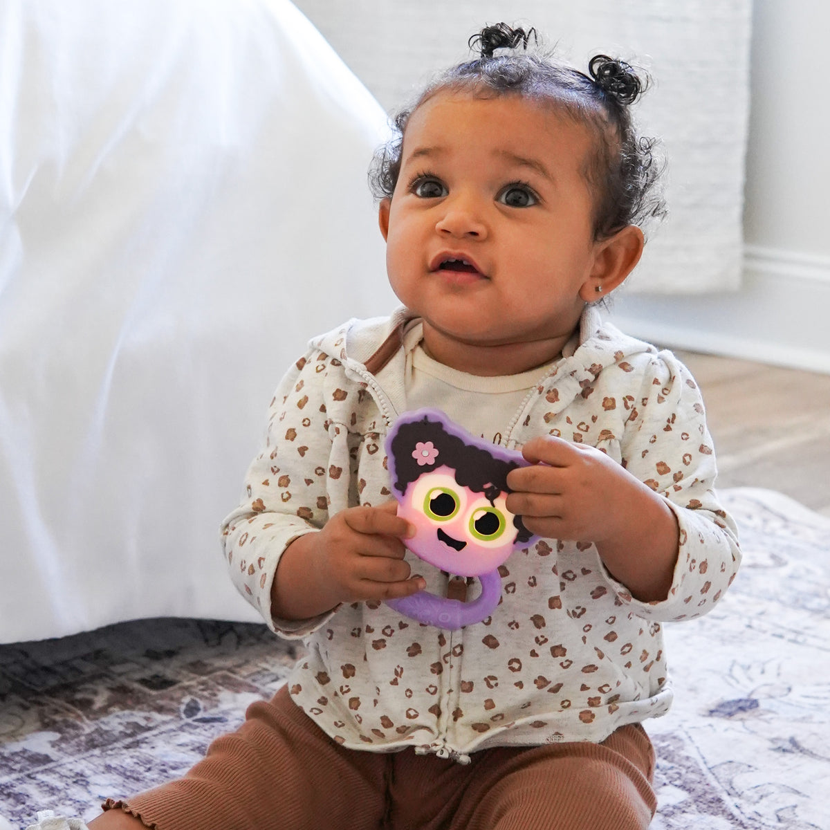 Glo pals | Light up rattle | Blair